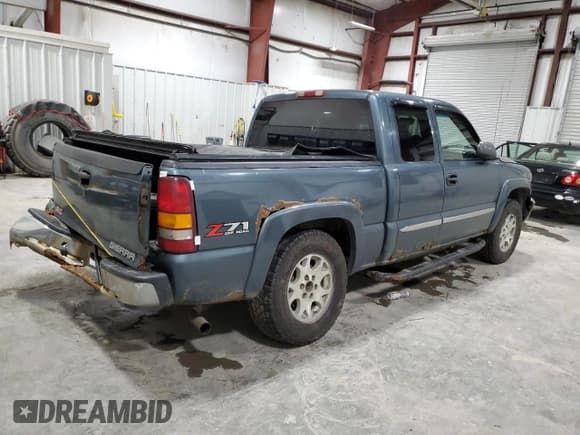 ✅ 2006 GMC Sierra 1500 SLE1 • VIN: 1GTEK19T76Z245711 • Лот: 93183485. Опубликован ранее на Copart с пробегом 200 956 миль. Бесплатный доступ к архиву аукционных продаж из США и подробный отчёт об истории автомобиля на DreamBid. Изображение 3.
