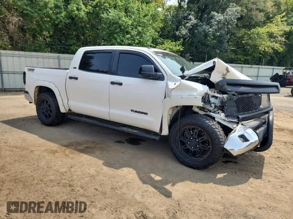 ✅ 2016 Toyota Tundra SR5 • VIN: 5TFEM5F1XGX101409 • Лот: 71789505. Опубликован ранее на Copart с пробегом 195 506 миль. Бесплатный доступ к архиву аукционных продаж из США и подробный отчёт об истории автомобиля на DreamBid. Изображение 4.