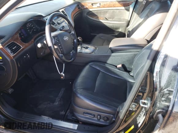 ✅ 2011 Hyundai Genesis • VIN: KMHGC4DE2BU139475 • Лот: 71754565. Опубликован ранее на Copart с пробегом 230 334 миль. Бесплатный доступ к архиву аукционных продаж из США и подробный отчёт об истории автомобиля на DreamBid. Изображение 7.