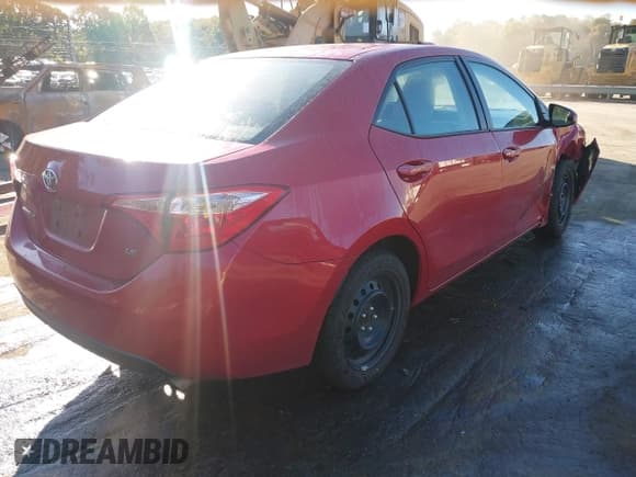 ✅ 2018 Toyota Corolla LE • VIN: 2T1BURHE9JC017176 • Lot: 43452278. Listed on IAAI with 305,883 mi. Free auction sales archive from the USA and detailed vehicle history report at DreamBid. Image 4.