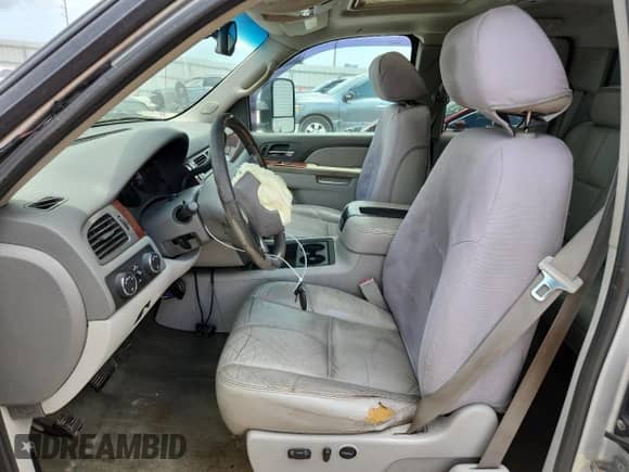 2011 Chevrolet Silverado 3500HD DRW LTZ с VIN 1GC5K1C89BZ371759, выставлен на аукционе Copart как лот 63428225 с пробегом 193 438 миль миль и Списание • Salvage title. История ставок и продаж доступна на DreamBid. Изображение 7.