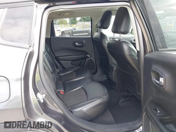 ✅ 2019 Jeep Compass Latitude • VIN: 3C4NJDBB6KT723835 • Lot: 43058624. Listed on IAAI with 135,030 mi. Free auction sales archive from the USA and detailed vehicle history report at DreamBid. Image 8.