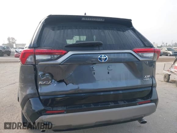 ✅ 2024 Toyota RAV4 Hybrid XSE • VIN: 2T3E6RFV5RW064944 • Lot: 43824865. Wystawiony na IAAI z przebiegiem 15 853 mil. Bezpłatny archiwum sprzedaży aukcyjnych z USA i szczegółowy raport historii pojazdu na DreamBid. Zdjęcie 16.