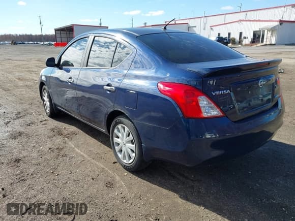 ✅ 2013 Nissan Versa SV • VIN: 3N1CN7AP5DL838877 • Lot: 43671536. Wystawiony na IAAI z przebiegiem 162 357 mil. Bezpłatny archiwum sprzedaży aukcyjnych z USA i szczegółowy raport historii pojazdu na DreamBid. Zdjęcie 3.