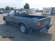 ✅ 1992 Toyota Pickup • VIN: JT4RN81A0N0091342 • Lot: 42886313. Wystawiony na IAAI z przebiegiem 118 836 mil. Bezpłatny archiwum sprzedaży aukcyjnych z USA i szczegółowy raport historii pojazdu na DreamBid. Zdjęcie 3.