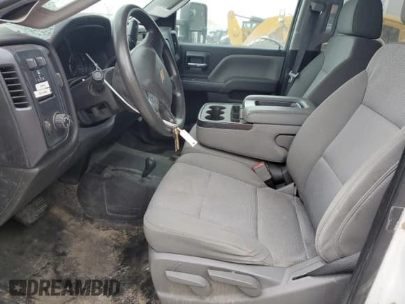 ✅ 2018 Chevrolet Silverado 2500HD Work Truck • VIN: 1GC1KUEG3JF261665 • Лот: 65517145. Опубликован ранее на Copart с пробегом 85 140 миль. Бесплатный доступ к архиву аукционных продаж из США и подробный отчёт об истории автомобиля на DreamBid. Изображение 7.