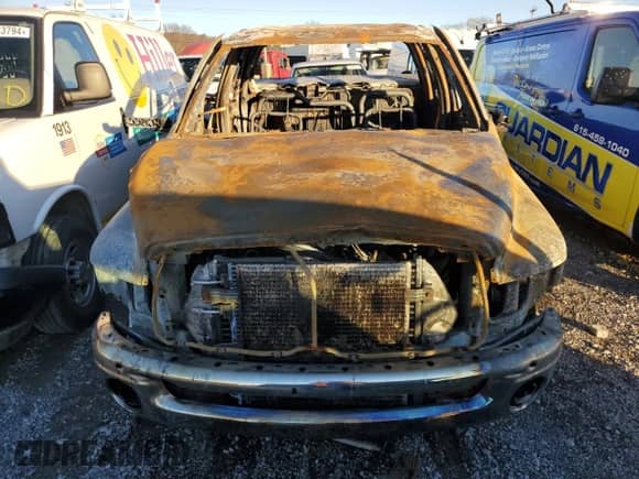 2003 Dodge 3500 ST с VIN 3D7MU48CX3G826727, выставлен на аукционе Copart как лот 79767784 с пробегом Не указан миль и На запчасти • Non repairable. История ставок и продаж доступна на DreamBid. Изображение 5.