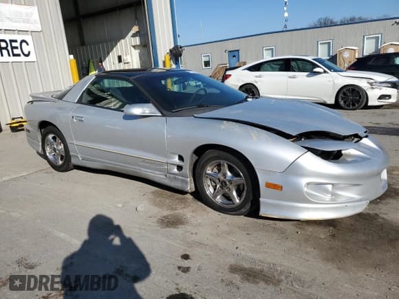 ✅ 2002 Pontiac Firebird Firebird • VIN: 2G2FS22KX22139086 • Lot: 93568675. Wystawiony na Copart z przebiegiem Nie podano. Bezpłatny archiwum sprzedaży aukcyjnych z USA i szczegółowy raport historii pojazdu na DreamBid. Zdjęcie 4.