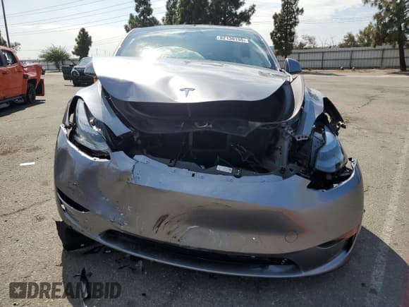 ✅ 2025 Tesla Model Y Long Range • VIN: 7SAYGDED4SF320852 • Лот: 82130155. Опубликован ранее на Copart с пробегом 7 011 миль. Бесплатный доступ к архиву аукционных продаж из США и подробный отчёт об истории автомобиля на DreamBid. Изображение 5.