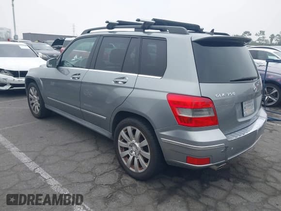 ✅ 2012 Mercedes-Benz GLK 350 • VIN: WDCGG5GB8CF747548 • Лот: 43598993. Опубликован ранее на IAAI с пробегом 121 337 миль. Бесплатный доступ к архиву аукционных продаж из США и подробный отчёт об истории автомобиля на DreamBid. Изображение 3.