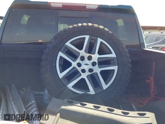 ✅ 2019 Chevrolet Silverado 1500 LT Trail Boss • VIN: 1GCPYFED1KZ366585 • Lot: 42853574. Wystawiony na IAAI z przebiegiem 102 469 mil. Bezpłatny archiwum sprzedaży aukcyjnych z USA i szczegółowy raport historii pojazdu na DreamBid. Zdjęcie 12.