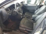 ✅ 2017 Volkswagen Jetta S • VIN: 3VW2B7AJ7HM331845 • Lot: 69288365. Wystawiony na Copart z przebiegiem 104 206 mil. Bezpłatny archiwum sprzedaży aukcyjnych z USA i szczegółowy raport historii pojazdu na DreamBid. Zdjęcie 7.