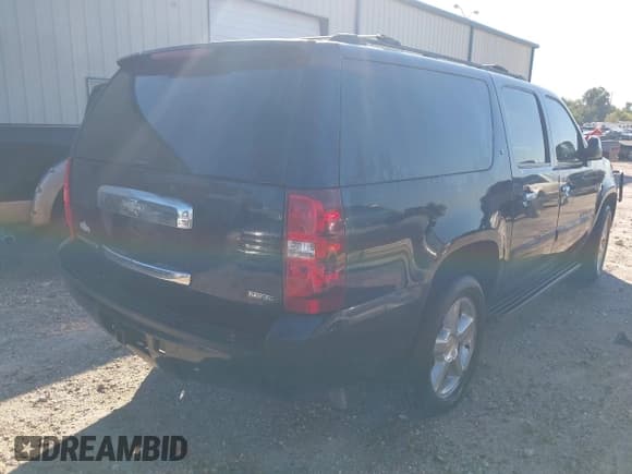 ✅ 2008 Chevrolet Suburban LTZ • VIN: 1GNFC160X8J232665 • Лот: 43589538. Опубликован ранее на IAAI с пробегом 220 428 миль. Бесплатный доступ к архиву аукционных продаж из США и подробный отчёт об истории автомобиля на DreamBid. Изображение 4.