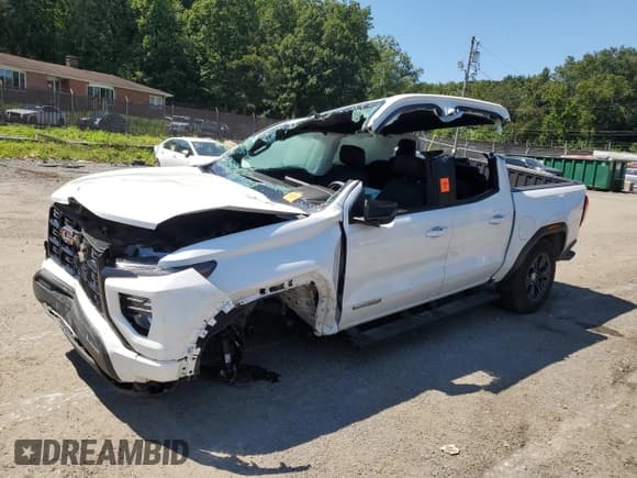 ✅ 2023 GMC Canyon 2WD Elevation • VIN: 1GTP5BEK4P1226116 • Lot: 70048365. Wystawiony na Copart z przebiegiem 9 341 mil. Bezpłatny archiwum sprzedaży aukcyjnych z USA i szczegółowy raport historii pojazdu na DreamBid. Zdjęcie 1.