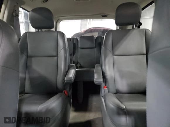 ✅ 2014 Volkswagen Routan SE • VIN: 2C4RVABG8ER135197 • Лот: 86728604. Опубликован ранее на Copart с пробегом 92 836 миль. Бесплатный доступ к архиву аукционных продаж из США и подробный отчёт об истории автомобиля на DreamBid. Изображение 10.