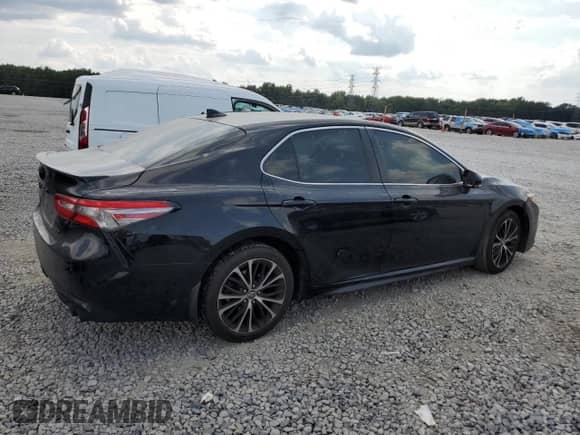 2019 Toyota Camry LE z VIN 4T1B11HK6KU820267, wystawiony jako Copart lot #80095685 z przebiegiem Nie podano mil oraz Szkoda całkowita • Salvage title. Historia ofert i sprzedaży dostępna na DreamBid. Obrazek 3.