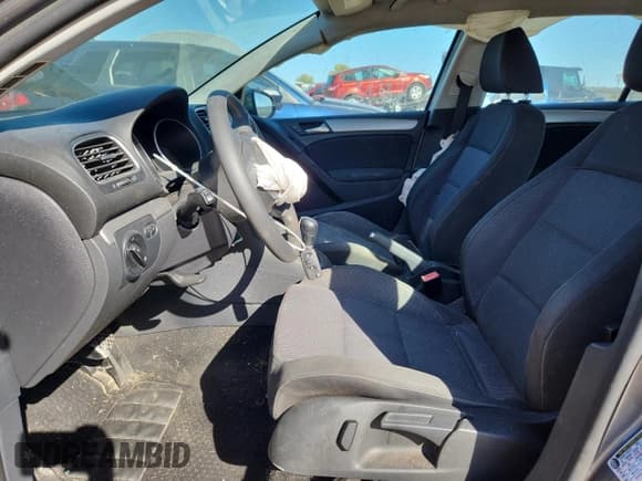 ✅ 2011 Volkswagen Golf • VIN: WVWDB7AJ2BW329925 • Lot: 89714015. Listed on Copart with 196,306 mi. Free auction sales archive from the USA and detailed vehicle history report at DreamBid. Image 7.