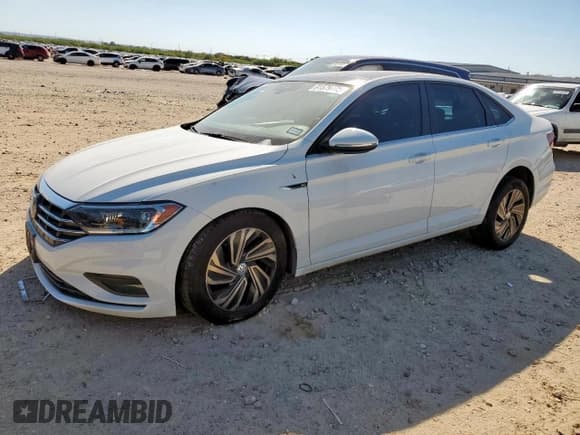 ✅ 2019 Volkswagen Jetta SEL Premium • VIN: 3VWG57BU8KM275296 • Lot: 91579775. Listed on Copart with 86,467 mi. Free auction sales archive from the USA and detailed vehicle history report at DreamBid. Image 1.