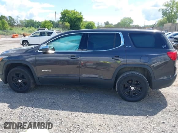 ✅ 2019 GMC Acadia SLE • VIN: 1GKKNRLA0KZ142788 • Lot: 39914264. Listed on IAAI with 84,104 mi. Free auction sales archive from the USA and detailed vehicle history report at DreamBid. Image 14.