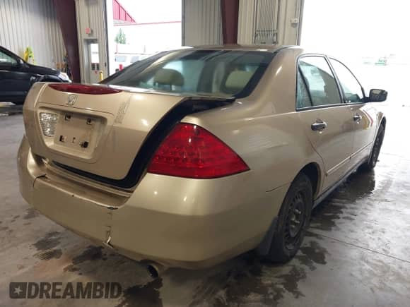 2007 Honda Accord VP with VIN 1HGCM56177A109026, listed as a IAAI auction lot 43065171 with 213,855 mi miles and . Bid and sale history available at DreamBid. Image 4.