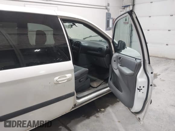 ✅ 2006 Dodge Caravan SXT • VIN: 1D4GP45R76B599617 • Лот: 43635037. Опубликован ранее на IAAI с пробегом 245 121 миль. Бесплатный доступ к архиву аукционных продаж из США и подробный отчёт об истории автомобиля на DreamBid. Изображение 5.