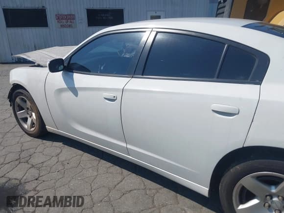 ✅ 2015 Dodge Charger Police • VIN: 2C3CDXAT9FH863553 • Лот: 43015948. Опубликован ранее на IAAI с пробегом 109 531 миль. Бесплатный доступ к архиву аукционных продаж из США и подробный отчёт об истории автомобиля на DreamBid. Изображение 14.