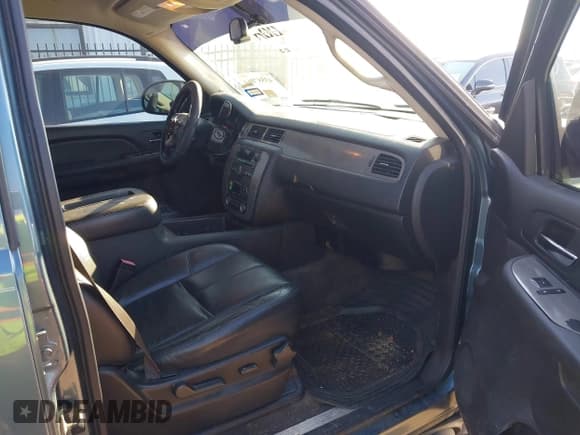 ✅ 2008 Chevrolet Avalanche LTZ • VIN: 3GNEC12078G256943 • Lot: 43587064. Wystawiony na IAAI z przebiegiem 177 264 mil. Bezpłatny archiwum sprzedaży aukcyjnych z USA i szczegółowy raport historii pojazdu na DreamBid. Zdjęcie 5.