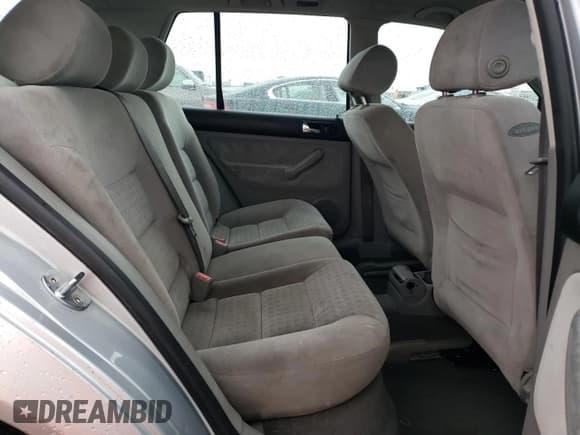 ✅ 2002 Volkswagen Golf GLS • VIN: 9BWGK61J124023291 • Лот: 49136675. Опубликован ранее на Copart с пробегом 148 373 миль. Бесплатный доступ к архиву аукционных продаж из США и подробный отчёт об истории автомобиля на DreamBid. Изображение 10.