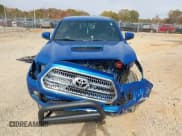 ✅ 2017 Toyota Tacoma TRD Pro • VIN: 5TFCZ5AN9HX112292 • Lot: 43617967. Listed on IAAI with 72,195 mi. Free auction sales archive from the USA and detailed vehicle history report at DreamBid. Image 12.