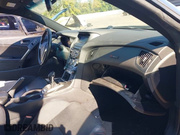 ✅ 2015 Hyundai Genesis Coupe Ultimate • VIN: KMHHU6KJ7FU125042 • Lot: 43406052. Wystawiony na IAAI z przebiegiem 115 252 mil. Bezpłatny archiwum sprzedaży aukcyjnych z USA i szczegółowy raport historii pojazdu na DreamBid. Zdjęcie 5.