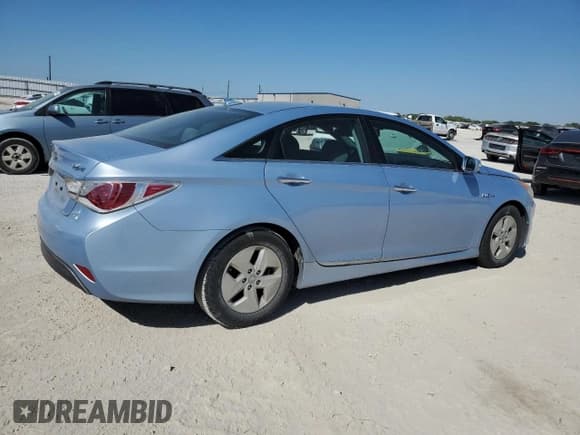 ✅ 2012 Hyundai Sonata Hybrid • VIN: KMHEC4A44CA038461 • Lot: 73810014. Listed on Copart with 109,219 mi. Free auction sales archive from the USA and detailed vehicle history report at DreamBid. Image 3.