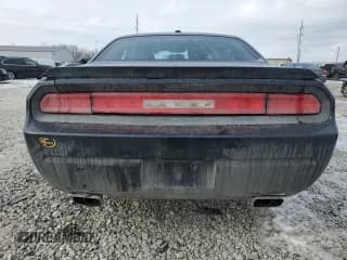✅ 2014 Dodge Challenger R/T Classic • VIN: 2C3CDYBT8EH310802 • Lot: 42165015. Wystawiony na Copart z przebiegiem 123 806 mil. Bezpłatny archiwum sprzedaży aukcyjnych z USA i szczegółowy raport historii pojazdu na DreamBid. Zdjęcie 6.