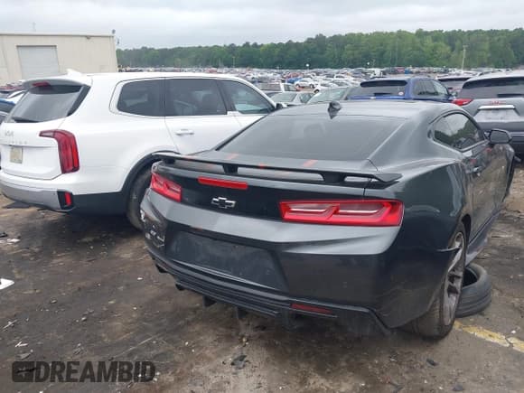 ✅ 2017 Chevrolet Camaro 2SS • VIN: 1G1FH1R7XH0135919 • Lot: 42144048. Listed on IAAI with Not provided. Free auction sales archive from the USA and detailed vehicle history report at DreamBid. Image 4.
