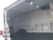 ✅ 2019 Ford Transit Cargo • VIN: 1FTYE2YM7KKB75117 • Lot: 43631171. Wystawiony na IAAI z przebiegiem 35 158 mil. Bezpłatny archiwum sprzedaży aukcyjnych z USA i szczegółowy raport historii pojazdu na DreamBid. Zdjęcie 8.