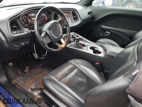 ✅ 2019 Dodge Challenger SXT • VIN: 2C3CDZGG3KH549638 • Lot: 36518053. Wystawiony na Copart z przebiegiem 35 395 mil. Bezpłatny archiwum sprzedaży aukcyjnych z USA i szczegółowy raport historii pojazdu na DreamBid. Zdjęcie 7.