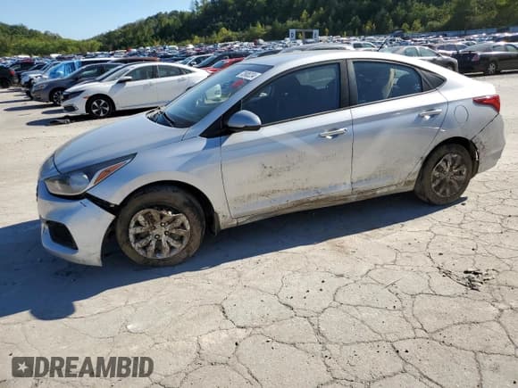 ✅ 2018 Hyundai Accent SE • VIN: 3KPC24A30JE034102 • Лот: 73985234. Опубликован ранее на Copart с пробегом 133 074 миль. Бесплатный доступ к архиву аукционных продаж из США и подробный отчёт об истории автомобиля на DreamBid. Изображение 1.