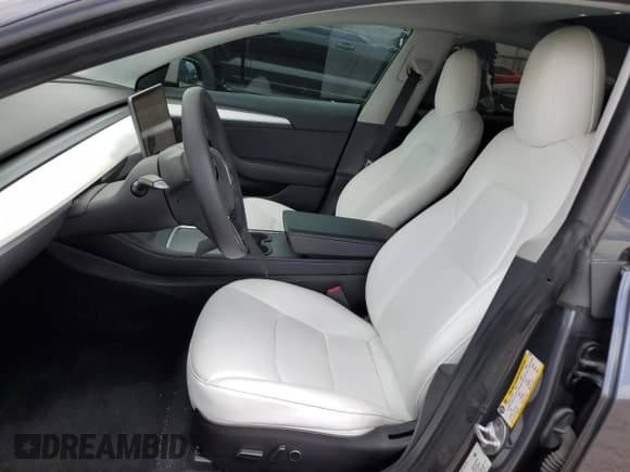 ✅ 2022 Tesla Model 3 Long Range • VIN: 5YJ3E1EB2NF263064 • Lot: 53246295. Wystawiony na Copart z przebiegiem 21 980 mil. Bezpłatny archiwum sprzedaży aukcyjnych z USA i szczegółowy raport historii pojazdu na DreamBid. Zdjęcie 7.