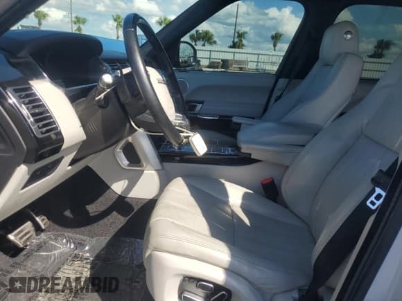 ✅ 2014 Land Rover Range Rover Supercharged • VIN: SALGS2EF8EA134802 • Lot: 82713245. Wystawiony na Copart z przebiegiem 79 018 mil. Bezpłatny archiwum sprzedaży aukcyjnych z USA i szczegółowy raport historii pojazdu na DreamBid. Zdjęcie 7.