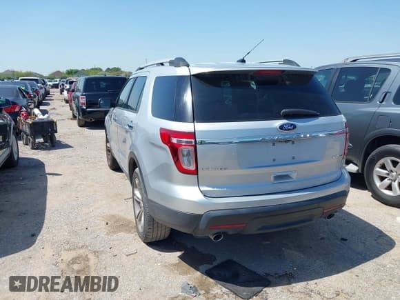 ✅ 2015 Ford Explorer Limited • VIN: 1FM5K7F86FGA26586 • Lot: 41835232. Wystawiony na IAAI z przebiegiem 161 191 mil. Bezpłatny archiwum sprzedaży aukcyjnych z USA i szczegółowy raport historii pojazdu na DreamBid. Zdjęcie 3.