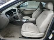 ✅ 2011 Audi A5 Premium Plus • VIN: WAUJFAFH2BN015639 • Lot: 49963385. Wystawiony na Copart z przebiegiem 104 209 mil. Bezpłatny archiwum sprzedaży aukcyjnych z USA i szczegółowy raport historii pojazdu na DreamBid. Zdjęcie 7.