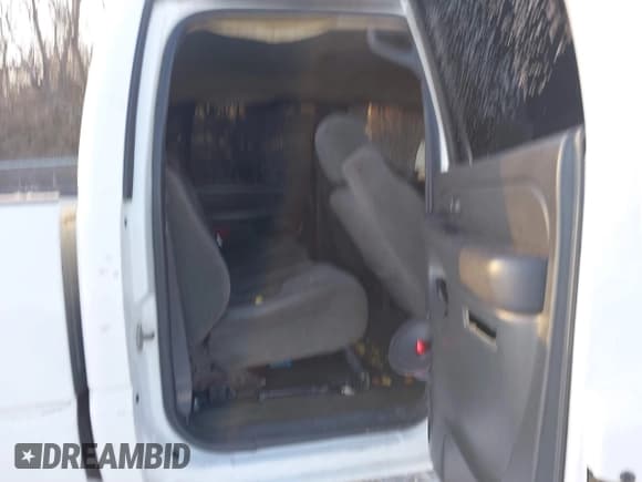 ✅ 2006 Chevrolet Silverado 2500HD LT3 • VIN: 1GCHK23D66F229988 • Лот: 41307107. Опубликован ранее на IAAI с пробегом 300 813 миль. Бесплатный доступ к архиву аукционных продаж из США и подробный отчёт об истории автомобиля на DreamBid. Изображение 8.