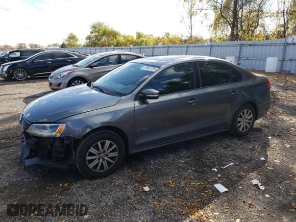 ✅ 2014 Volkswagen Jetta • VIN: 3VWBK7AJ4EM402513 • Lot: 87461725. Listed on Copart with 174,731 mi. Free auction sales archive from the USA and detailed vehicle history report at DreamBid. Image 1.