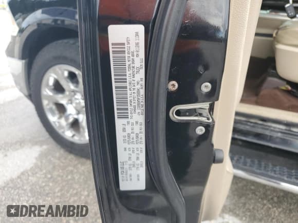 ✅ 2015 Ram 1500 Laramie • VIN: 1C6RR6NM0FS589941 • Lot: 81818175. Wystawiony na Copart z przebiegiem 187 606 mil. Bezpłatny archiwum sprzedaży aukcyjnych z USA i szczegółowy raport historii pojazdu na DreamBid. Zdjęcie 12.