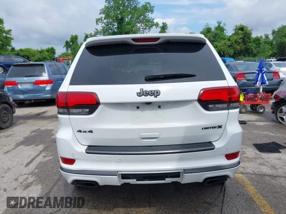 ✅ 2020 Jeep Grand Cherokee Limited • VIN: 1C4RJFBG2LC235312 • Лот: 42446904. Опубликован ранее на IAAI с пробегом 106 931 миль. Бесплатный доступ к архиву аукционных продаж из США и подробный отчёт об истории автомобиля на DreamBid. Изображение 16.