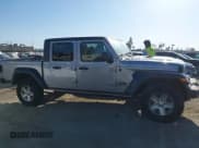 ✅ 2020 Jeep Gladiator Sport S • VIN: 1C6HJTAG5LL176470 • Лот: 41781822. Опубликован ранее на IAAI с пробегом 80 890 миль. Бесплатный доступ к архиву аукционных продаж из США и подробный отчёт об истории автомобиля на DreamBid. Изображение 13.