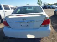 ✅ 2005 Toyota Camry XLE • VIN: 4T1BE30K55U565725 • Lot: 43494615. Wystawiony na IAAI z przebiegiem 246 383 mil. Bezpłatny archiwum sprzedaży aukcyjnych z USA i szczegółowy raport historii pojazdu na DreamBid. Zdjęcie 16.