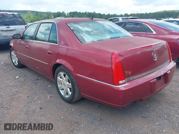 ✅ 2008 Cadillac DTS 1SC • VIN: 1G6KD57Y28U102655 • Lot: 42685025. Listed on IAAI with 204,334 mi. Free auction sales archive from the USA and detailed vehicle history report at DreamBid. Image 3.