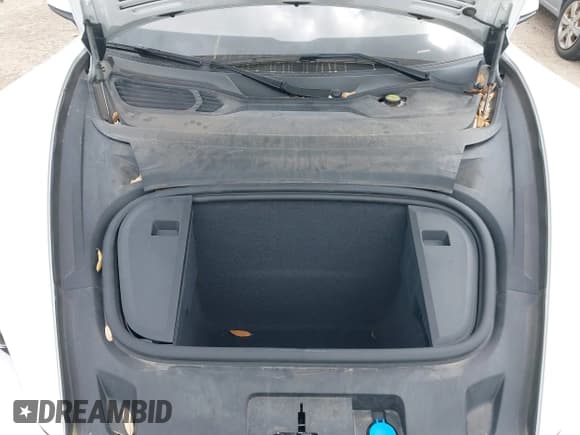 ✅ 2022 Porsche Taycan • VIN: WP0AA2Y10NSA12920 • Lot: 42047850. Wystawiony na IAAI z przebiegiem 22 300 mil. Bezpłatny archiwum sprzedaży aukcyjnych z USA i szczegółowy raport historii pojazdu na DreamBid. Zdjęcie 10.