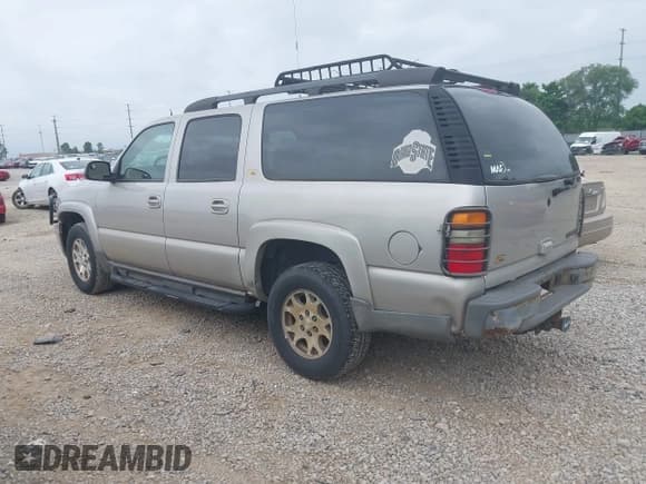 ✅ 2004 Chevrolet Suburban LT • VIN: 3GNFK16T94G176632 • Лот: 42730802. Опубликован ранее на IAAI с пробегом 240 702 миль. Бесплатный доступ к архиву аукционных продаж из США и подробный отчёт об истории автомобиля на DreamBid. Изображение 3.