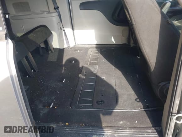 ✅ 2016 Dodge Grand Caravan SE • VIN: 2C4RDGBG1GR314965 • Lot: 43544894. Wystawiony na IAAI z przebiegiem 116 600 mil. Bezpłatny archiwum sprzedaży aukcyjnych z USA i szczegółowy raport historii pojazdu na DreamBid. Zdjęcie 8.